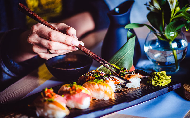 Asiatiskt julbord med sushi